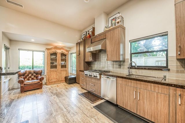2806 W Kensington Lane, Fresno, CA 93711