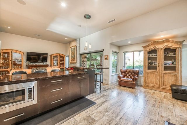 2806 W Kensington Lane, Fresno, CA 93711