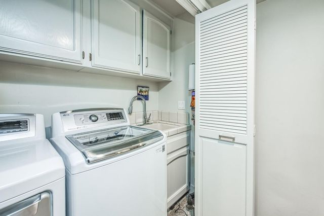 2806 W Kensington Lane, Fresno, CA 93711