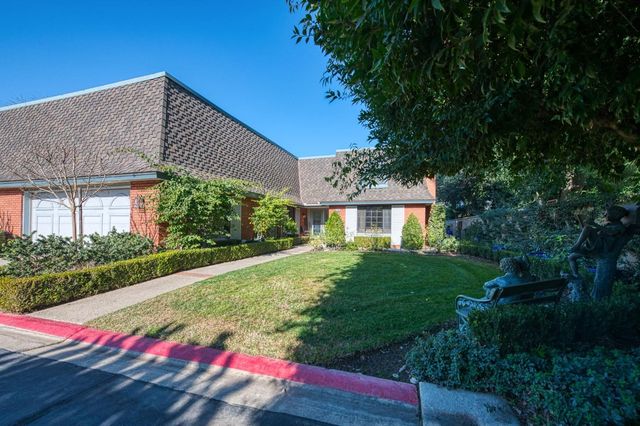 2806 W Kensington Lane, Fresno, CA 93711