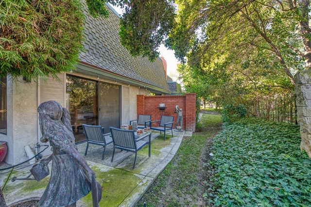 2806 W Kensington Lane, Fresno, CA 93711
