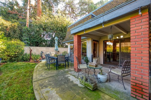 2806 W Kensington Lane, Fresno, CA 93711