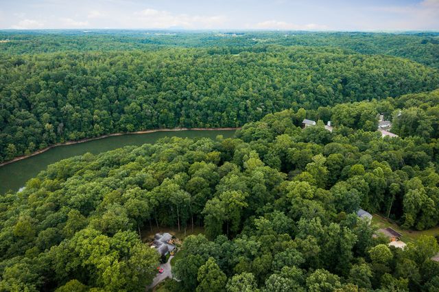 222 Witherspoon Dr, Smithville, TN 37166