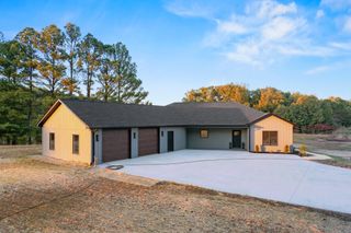 55 Hinchey Cemetery Rd, Paris, TN 38242