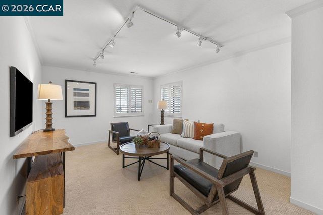 1239 Whispering Oaks Dr, Danville, CA 94506