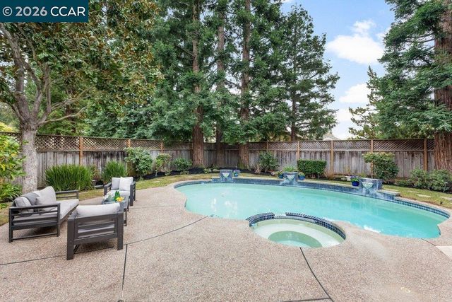 1239 Whispering Oaks Dr, Danville, CA 94506