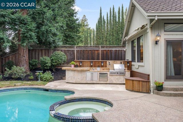 1239 Whispering Oaks Dr, Danville, CA 94506