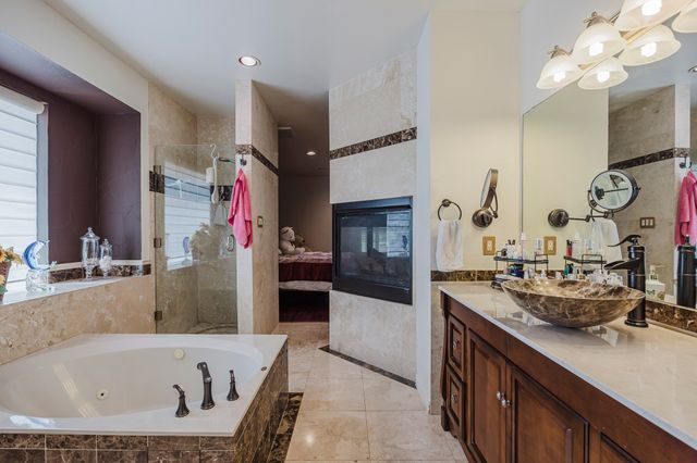 808 Sabona Drive, Desoto, TX 75115