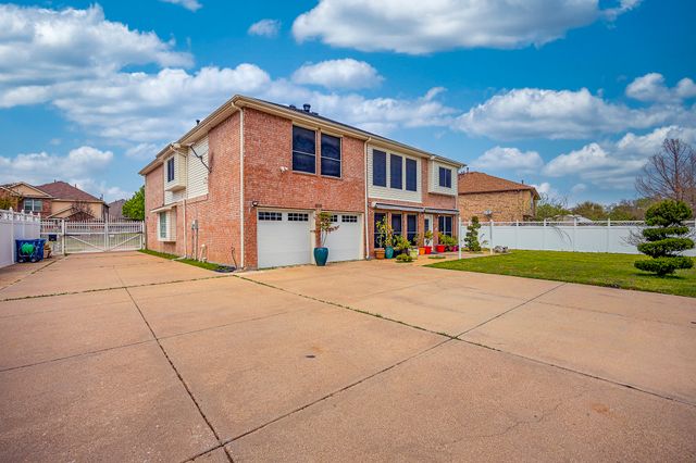 808 Sabona Drive, Desoto, TX 75115