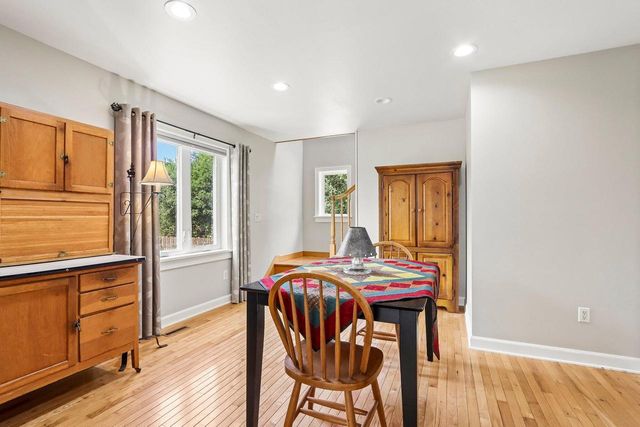 S17W32648 Mickle ROAD, Delafield, WI 53018