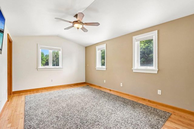 S17W32648 Mickle ROAD, Delafield, WI 53018