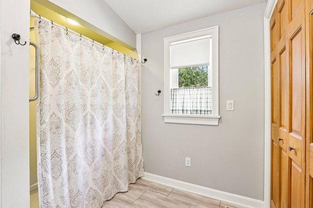 S17W32648 Mickle ROAD, Delafield, WI 53018