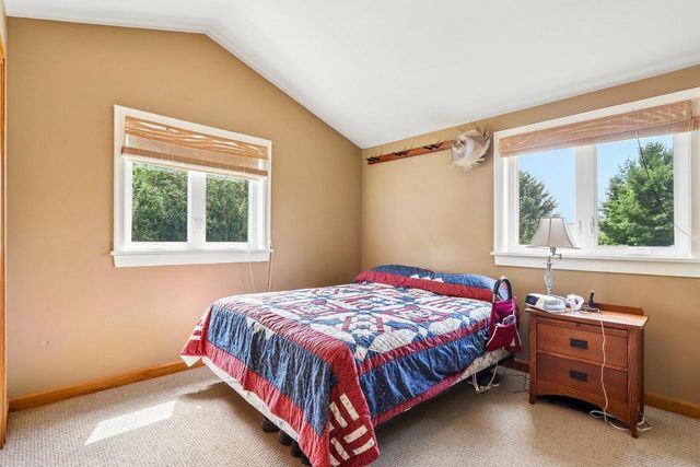 S17W32648 Mickle ROAD, Delafield, WI 53018