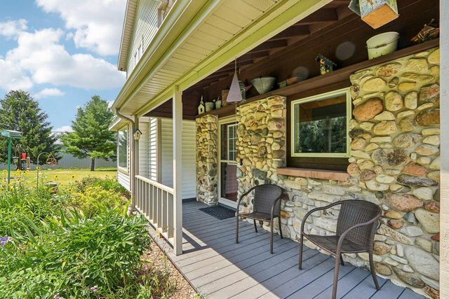 S17W32648 Mickle ROAD, Delafield, WI 53018