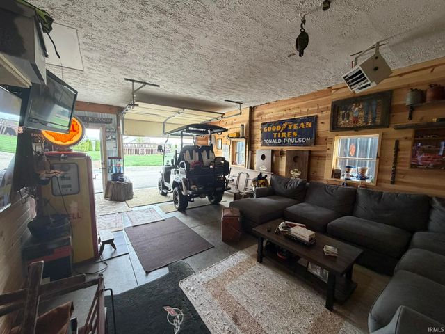 2210 E 800 S, Lafayette, IN 47909