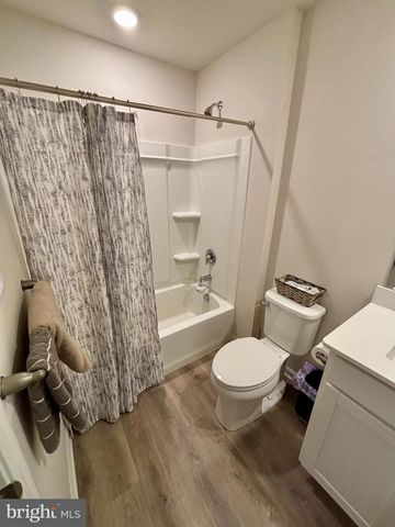 1237 MARTIN ROAD, Breinigsville, PA 18031