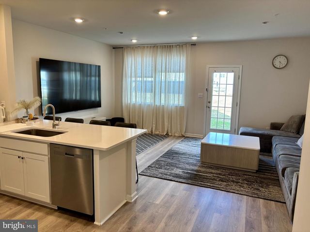 1237 MARTIN ROAD, Breinigsville, PA 18031
