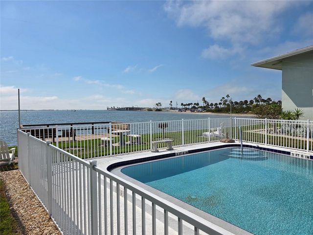 2566 GARY CIRCLE 5, Dunedin, FL 34698