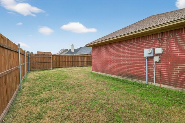 2029 Laney Drive, Sanger, TX 76266