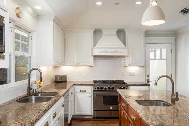 63 Ridgecourt, Woodside, CA 94062