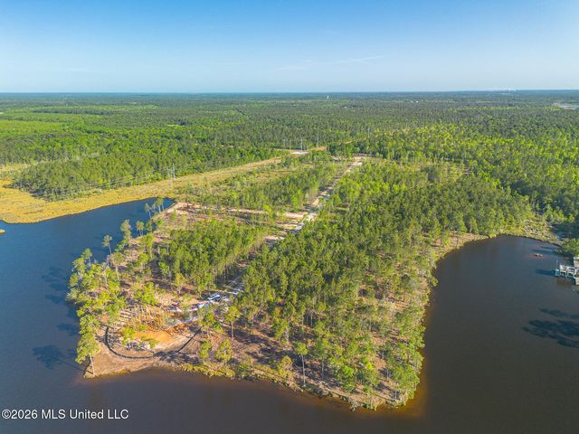 13050 Enciente Point Drive, Kiln, MS 39556