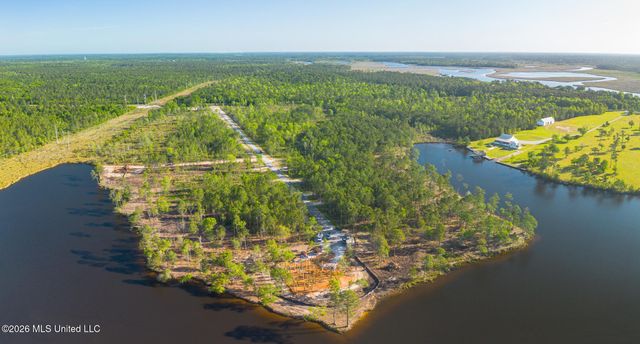 13050 Enciente Point Drive, Kiln, MS 39556