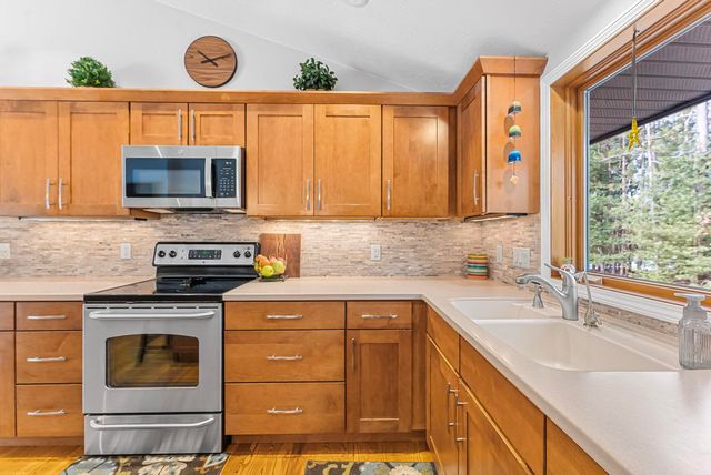 793 W Long Lake Road, Long Lake Twp, MI 49685