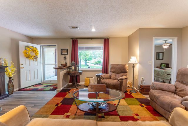 620 N 9th Street, Thayer, MO 65791