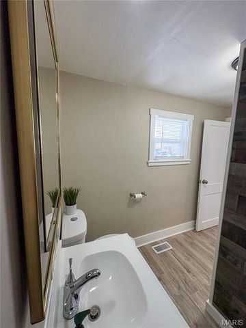 213 N Cross Street, Brighton, IL 62012