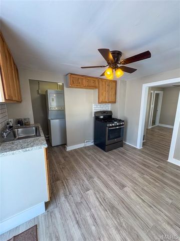 213 N Cross Street, Brighton, IL 62012