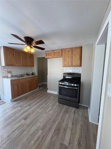 213 N Cross Street, Brighton, IL 62012