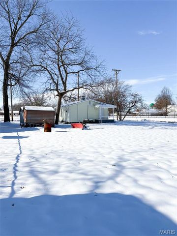 213 N Cross Street, Brighton, IL 62012