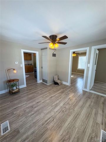 213 N Cross Street, Brighton, IL 62012