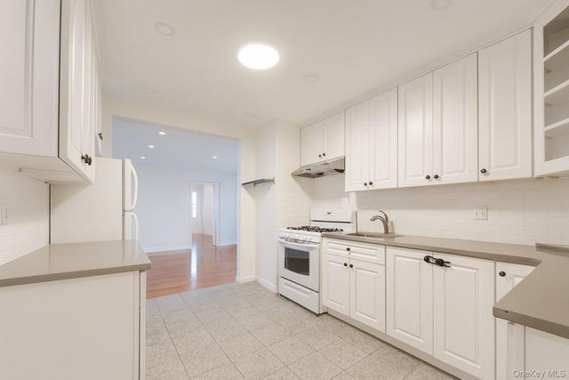 147 37 38th Avenue C61, Flushing, NY 11354