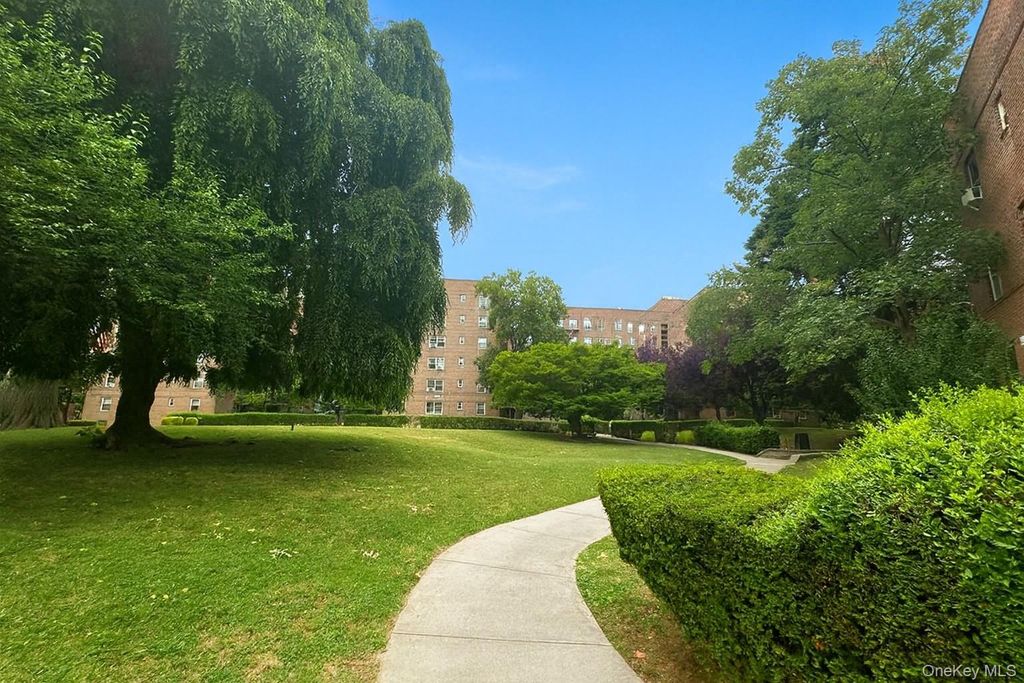 147 37 38th Avenue C61, Flushing, NY 11354