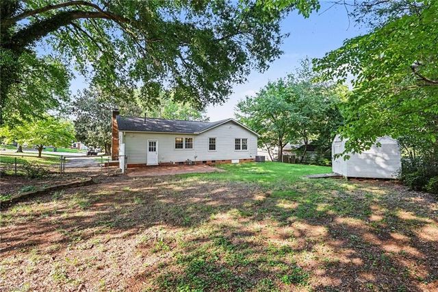 106 Lillian Court, Winston-salem, NC 27103