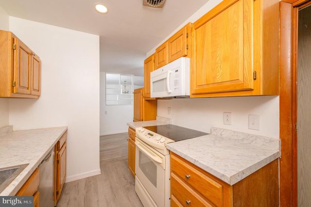 2 GABLE PARK RD, Lancaster, PA 17603