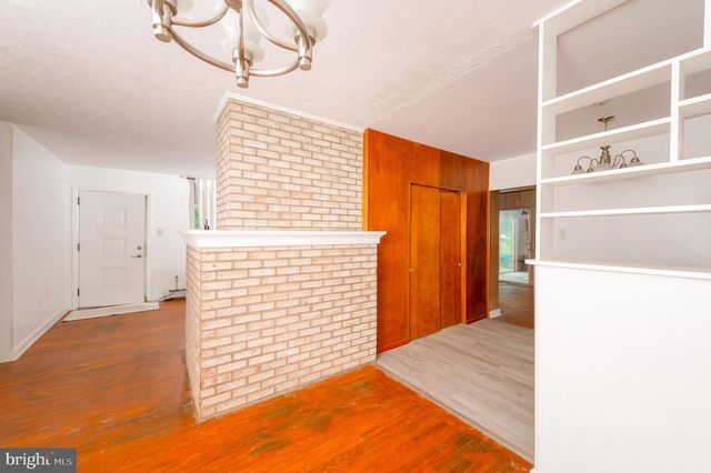 2 GABLE PARK RD, Lancaster, PA 17603