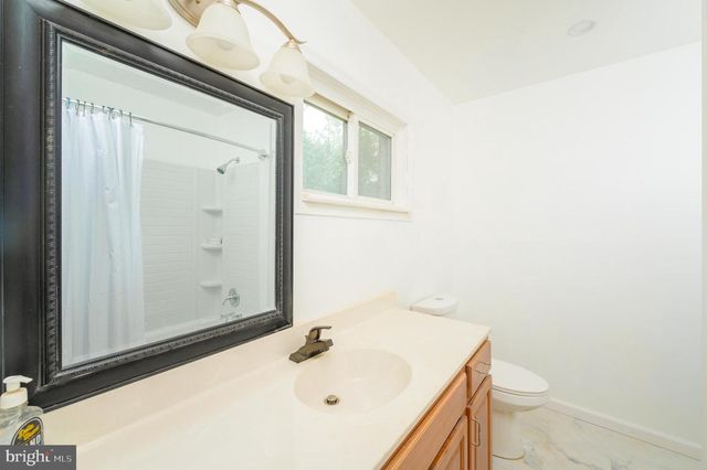 2 GABLE PARK RD, Lancaster, PA 17603
