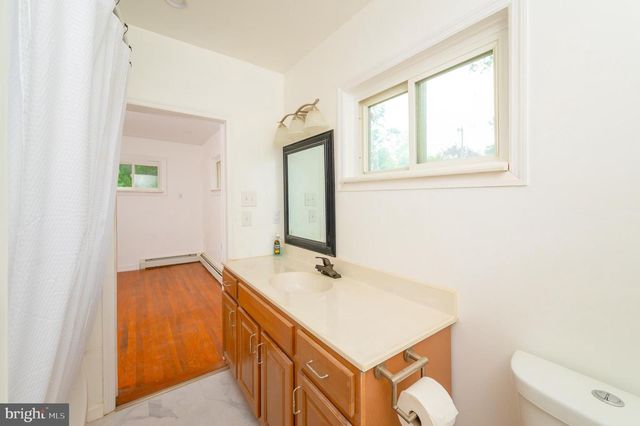 2 GABLE PARK RD, Lancaster, PA 17603