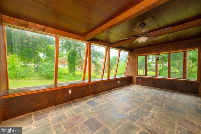 2 GABLE PARK RD, Lancaster, PA 17603