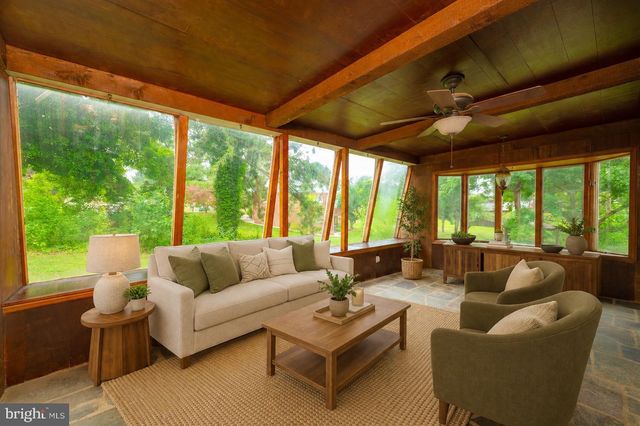 2 GABLE PARK RD, Lancaster, PA 17603