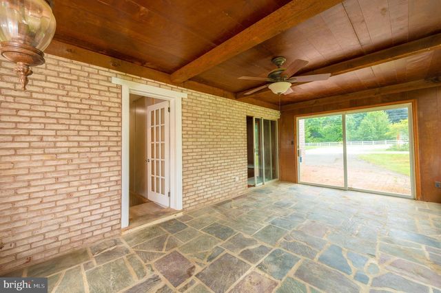 2 GABLE PARK RD, Lancaster, PA 17603