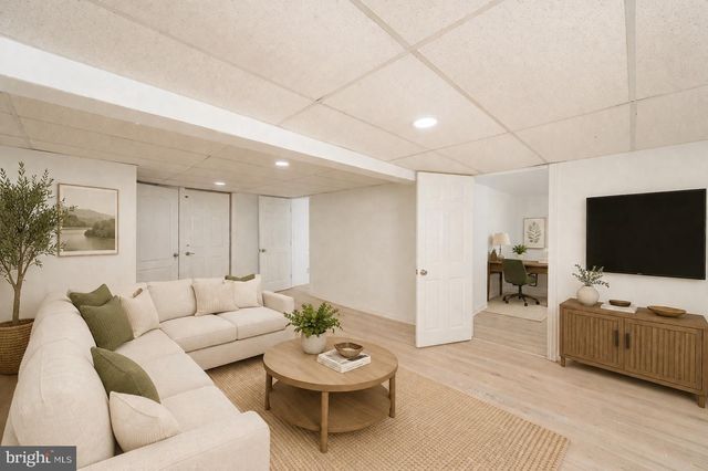 2 GABLE PARK RD, Lancaster, PA 17603