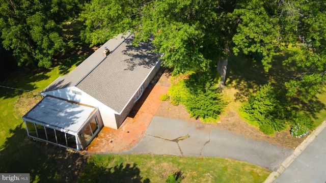 2 GABLE PARK RD, Lancaster, PA 17603