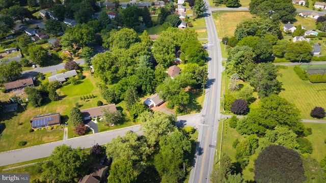2 GABLE PARK RD, Lancaster, PA 17603