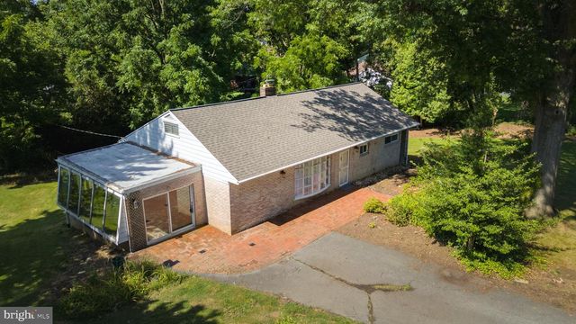 2 GABLE PARK RD, Lancaster, PA 17603