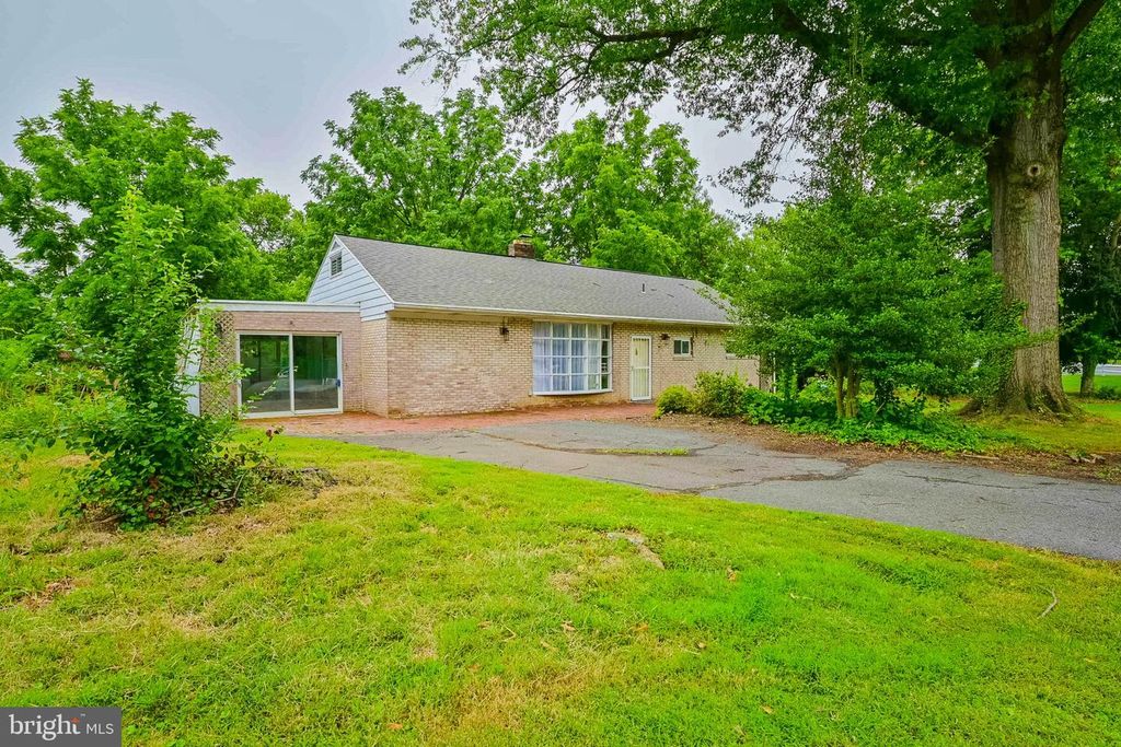 2 GABLE PARK RD, Lancaster, PA 17603