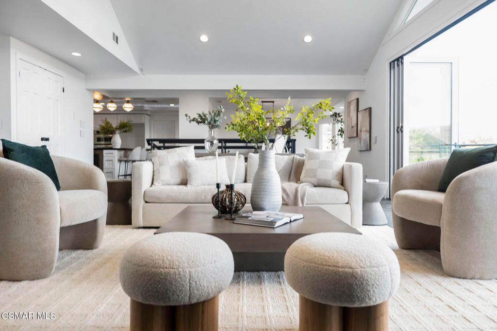 Image 11 of property listing at 54 Saddlebow Road, Bell Canyon, CA 91307