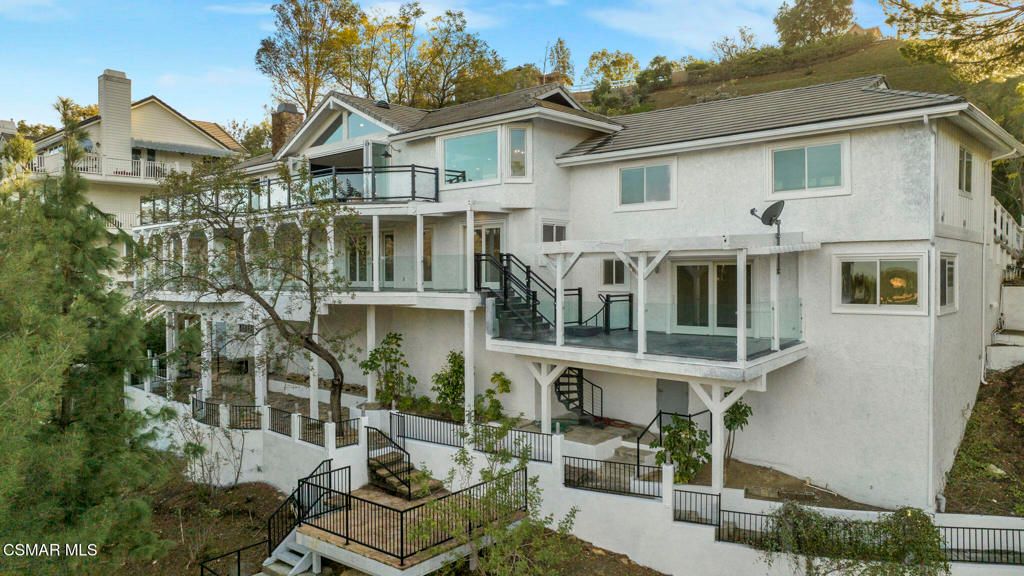 Image 22 of property listing at 54 Saddlebow Road, Bell Canyon, CA 91307